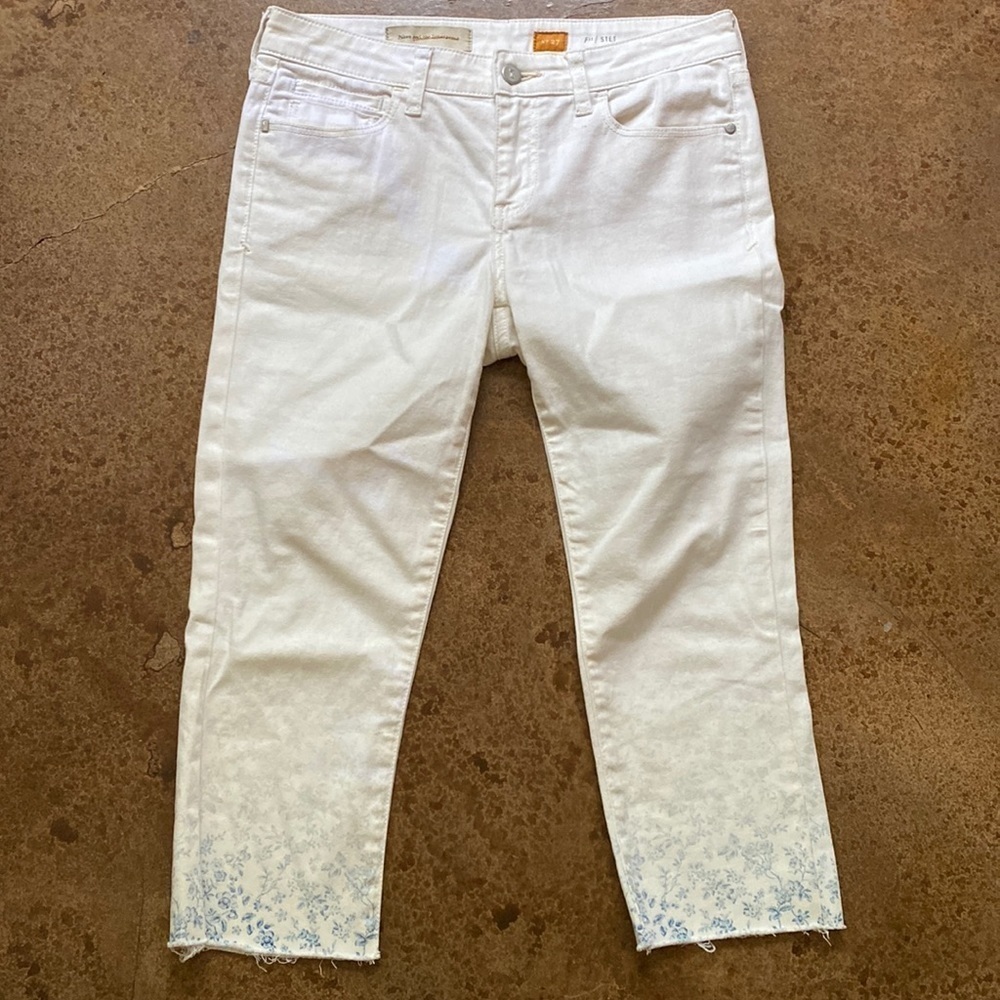 ANTHROPOLOGIE Pilcro and Letterpress white cotton raw hem floral cropped pants